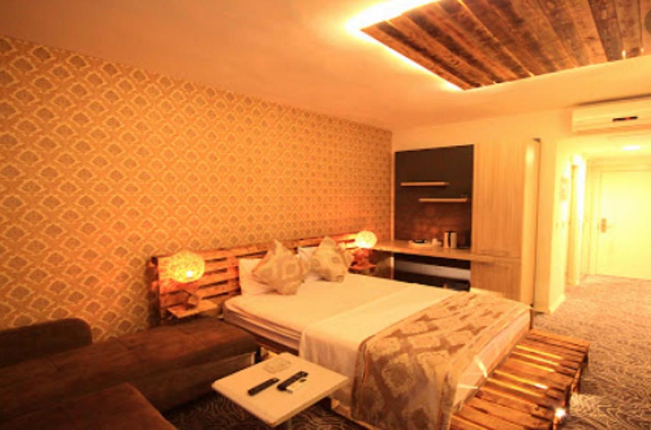 The Tuyap Oezyurtlarsuites Istanbul Exterior photo