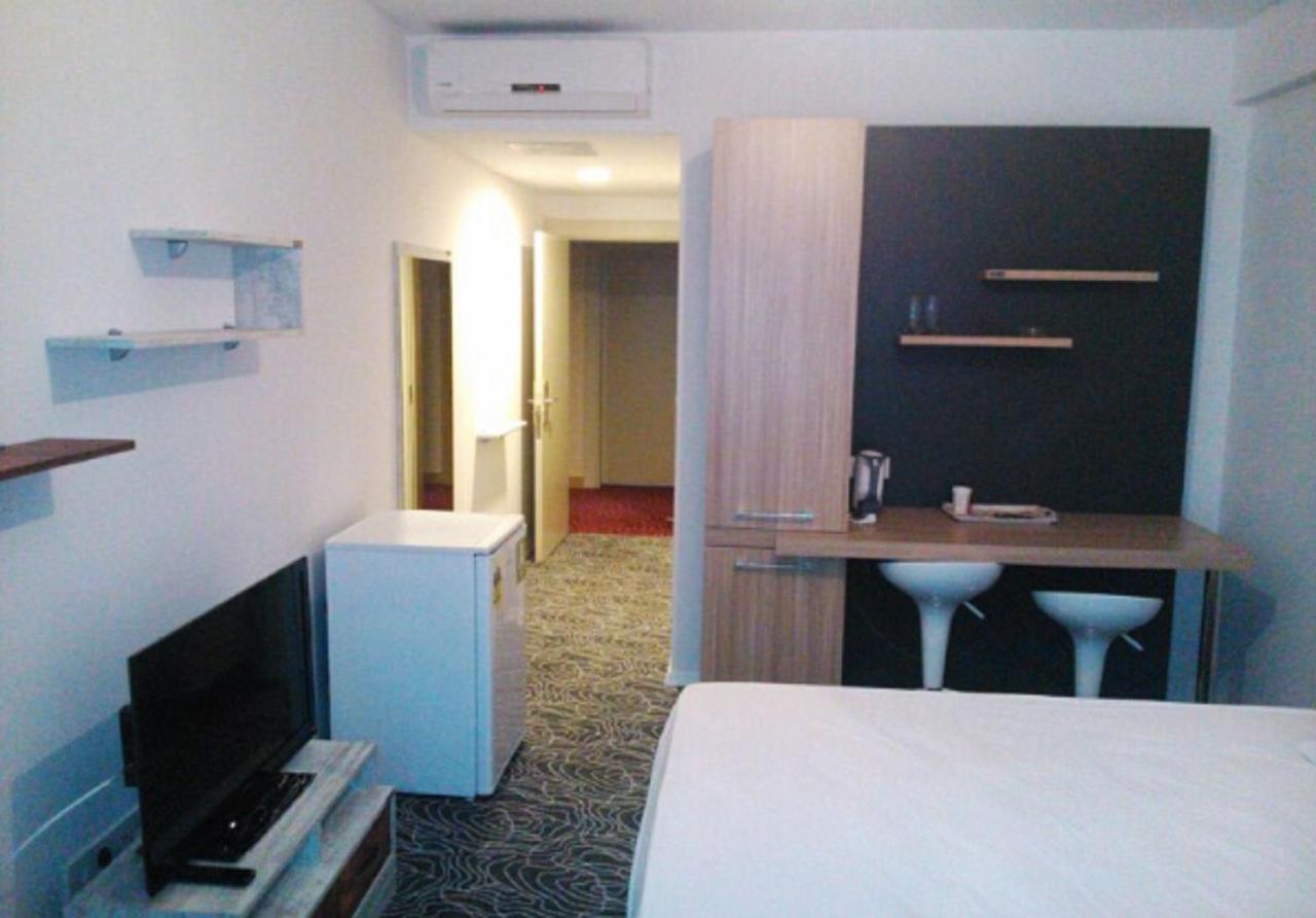 The Tuyap Oezyurtlarsuites Istanbul Exterior photo